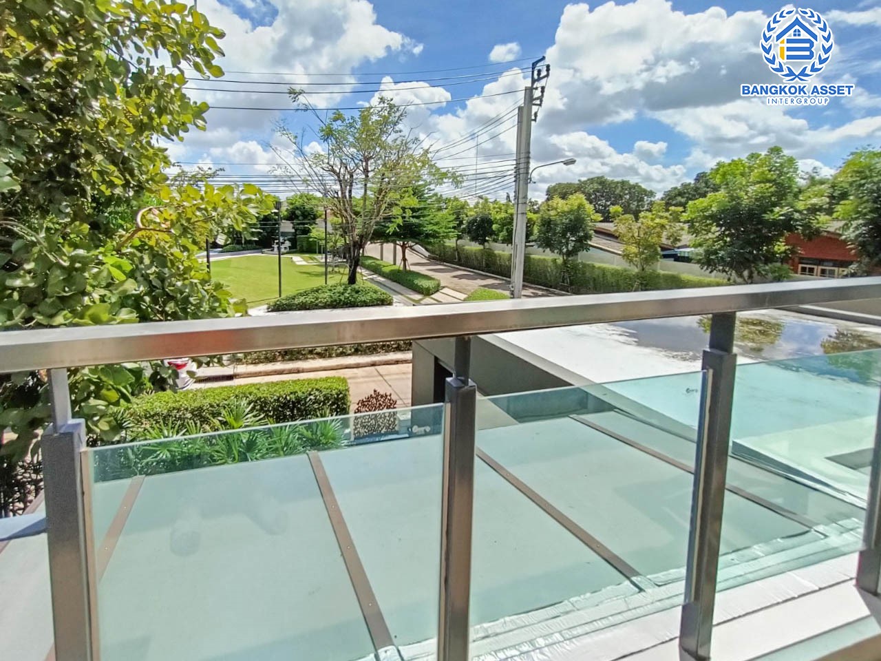 *****บ้านเดี่ยวมือสอง ย่านนนทบุรี ม.ชวนชื่นแกรนด์ ราชพฤกษ์-พระราม5 บนเนื้อที่ 60.7 ตร.ว. ฟังก์ชันพร้อม 3 ห้องนอน 3 ห้องน้ำ 2 ที่จอดรถ บนทำเลศักยภาพติด ถ.นครอินทร์ เชื่อมต่อสะดวกสบายสู่ ถ.ราชพฤกษ์, ถ.ติวานนท์ และวงเวียนพระรามห้า ใกล้ MRT สายสีม่วง สถานีแยกติวานนท์ เพียง 5 นาที